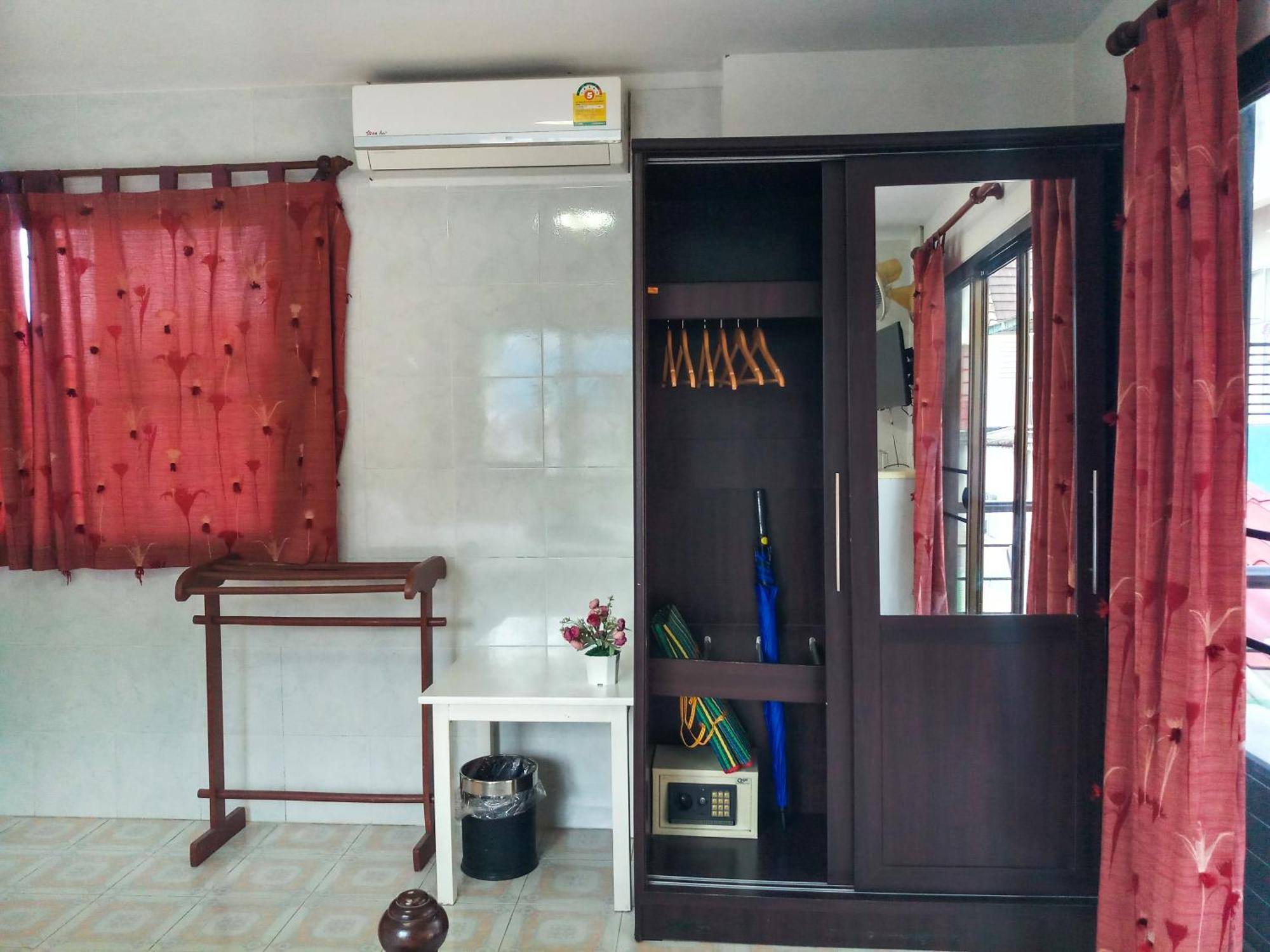 Kata Lina Guesthouse Buitenkant foto
