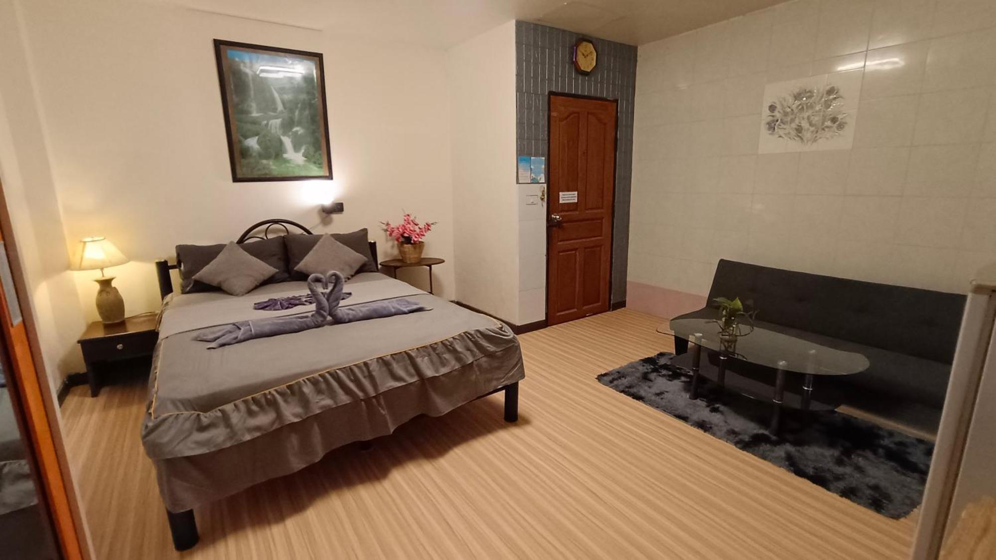 Kata Lina Guesthouse Buitenkant foto